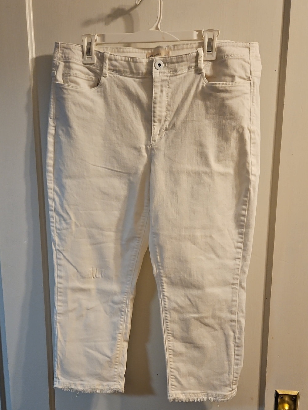 J.Jill White Cropped Raw Hem Denim. Size 14.
